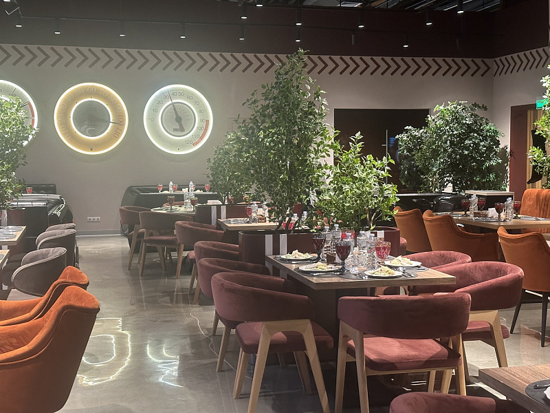 Основной зал